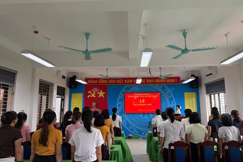CHI BỘ TRƯỜNG MẦM NON HỢP THANH TỔ CHỨC LỄ KẾT NẠP ĐẢNG VIÊN MỚI