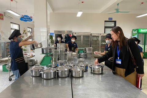 Đoàn giám sát công tác tổ chức bếp ăn bán trú năm học 2025  2026