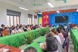 TRƯỜNG MẦM NON HỢP THANH HỌP TRIỂN KHAI NHIỆM VỤ, BỒI DƯỠNG CHUYÊN MÔN CHUẨN BỊ NĂM HỌC MỚI