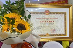 SỞ GIÁO DỤC VÀ ĐÀO TẠO HÀ NỘI KHEN TẶNG THÀNH TÍCH XUẤT SẮC TRONG THỰC HIỆN CHUYÊN ĐỀ