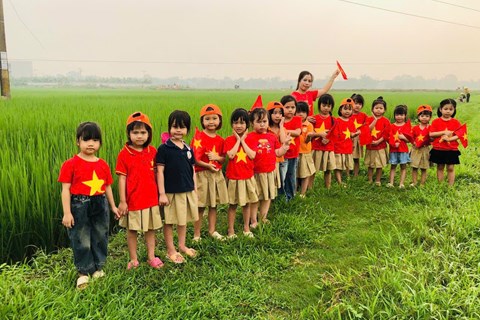 HĐTN THĂM CÁNH ĐỒNG LÚA QUÊ EM