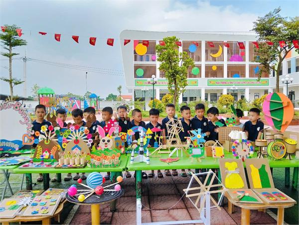 Đồ dùng tự tạo lớp 5TA1